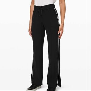 Lululemon Women's On The Right Track Pant Black And White Altered sz 12